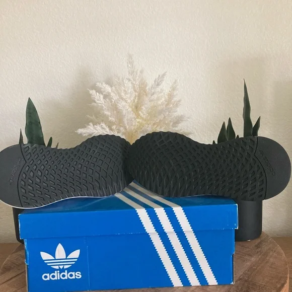 New Adidas - Picture 5 of 5